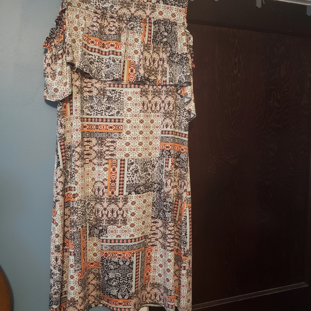Emma and Michele Cold Shoulder Dress Sz XL